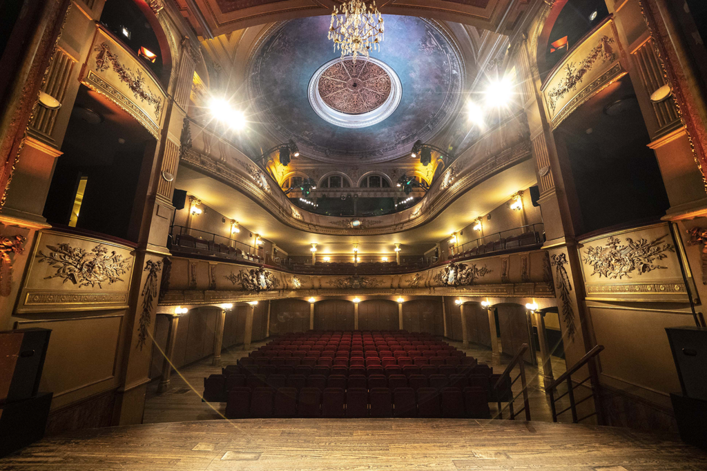 Vaudeville Theatre Brussels Inside view