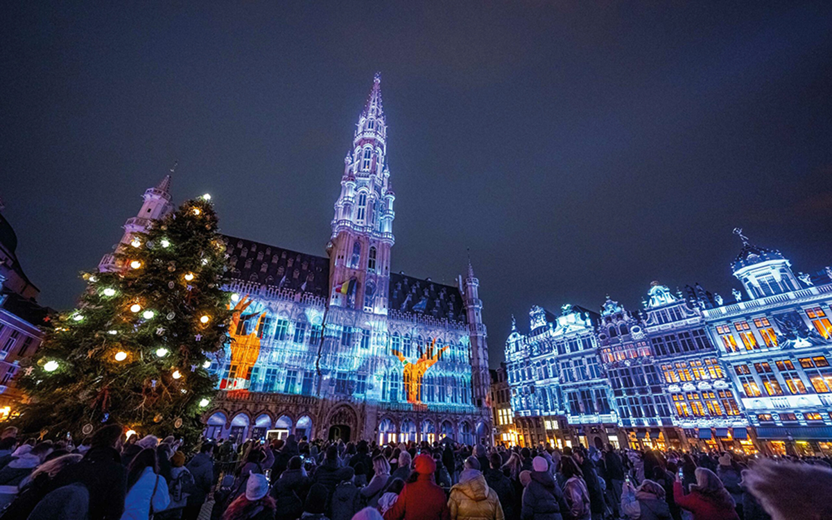 Plaisirs hiver Christmas market Brussels Grand Place
