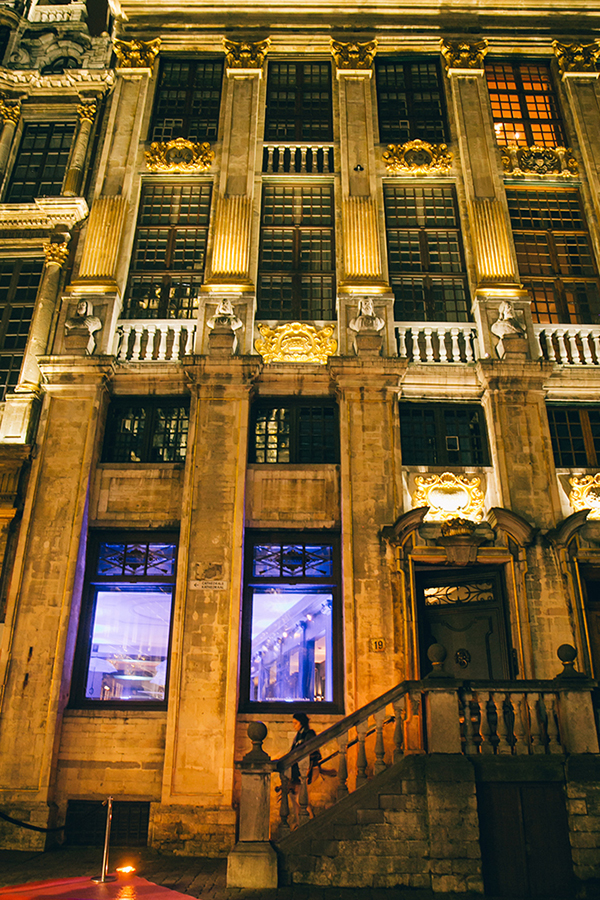 Maison Grand Place Front View Night